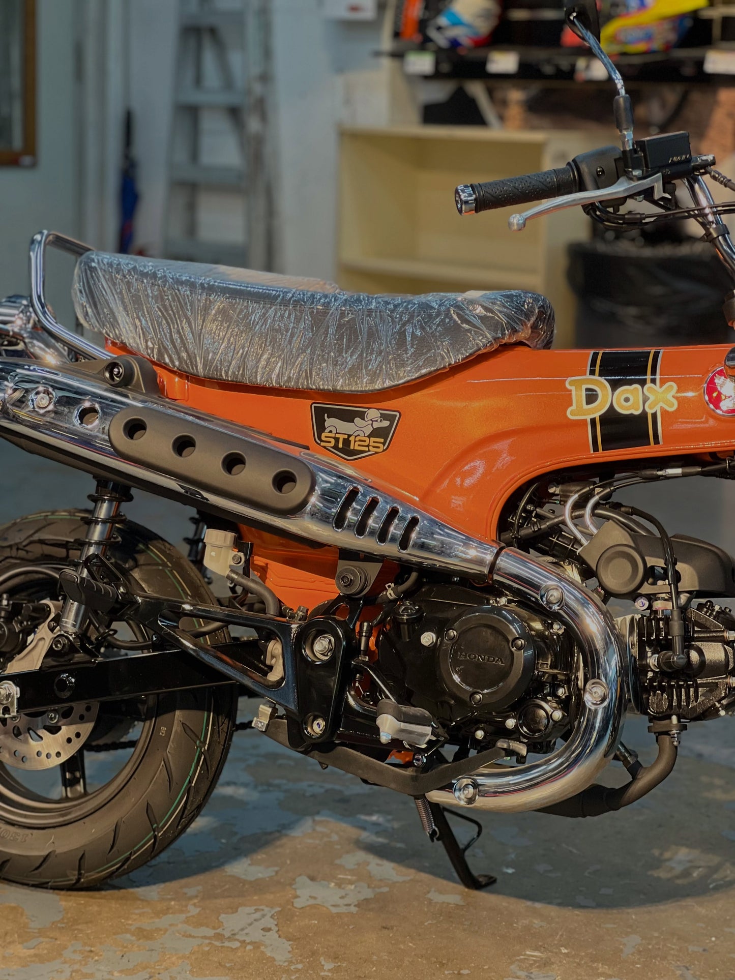 HONDA ST125 DAX Orange Motorbike